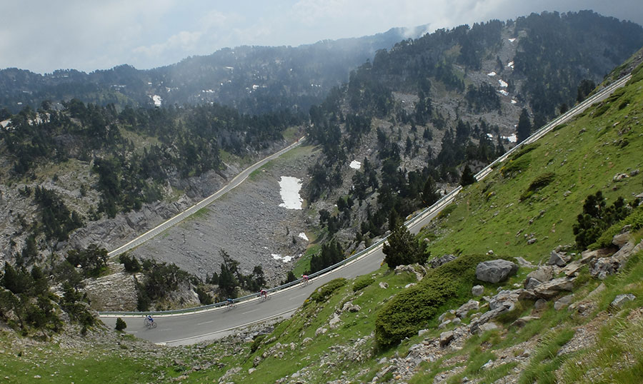 Karst-de-Larra-en-Vuelta-ciclista-BASOAK
